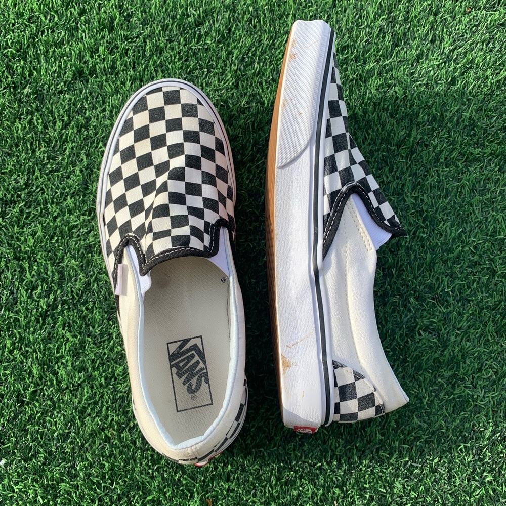 Slip on Checkered Vans - Picture 3 of 4